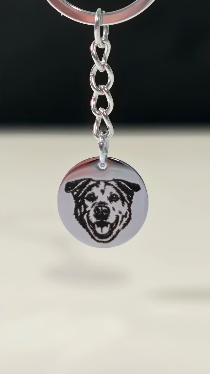 Custom engraved keychain, rotating 360-degree view
